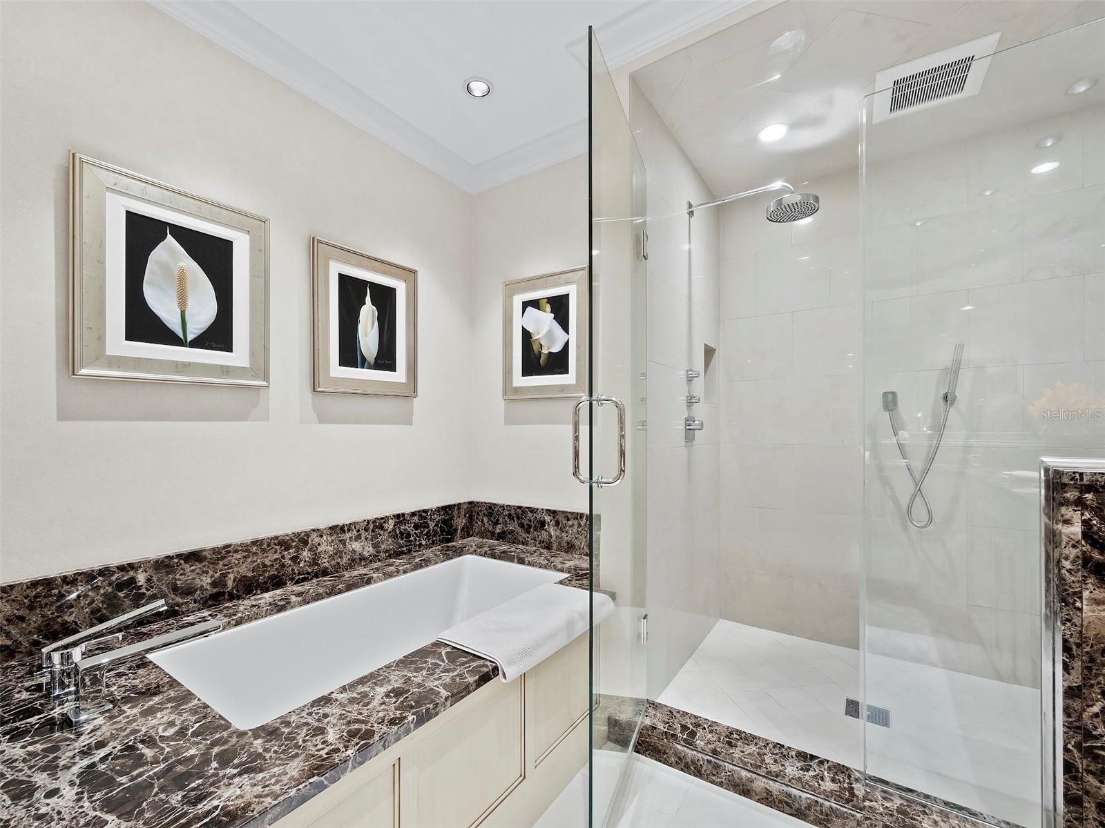 2185 Gulf of Mexico Unit 212, Longboat Key, FL 34228