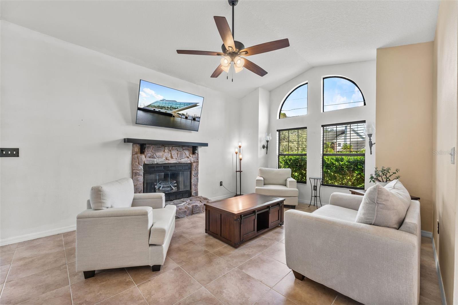 5560 Bob White, Mims, FL 32754