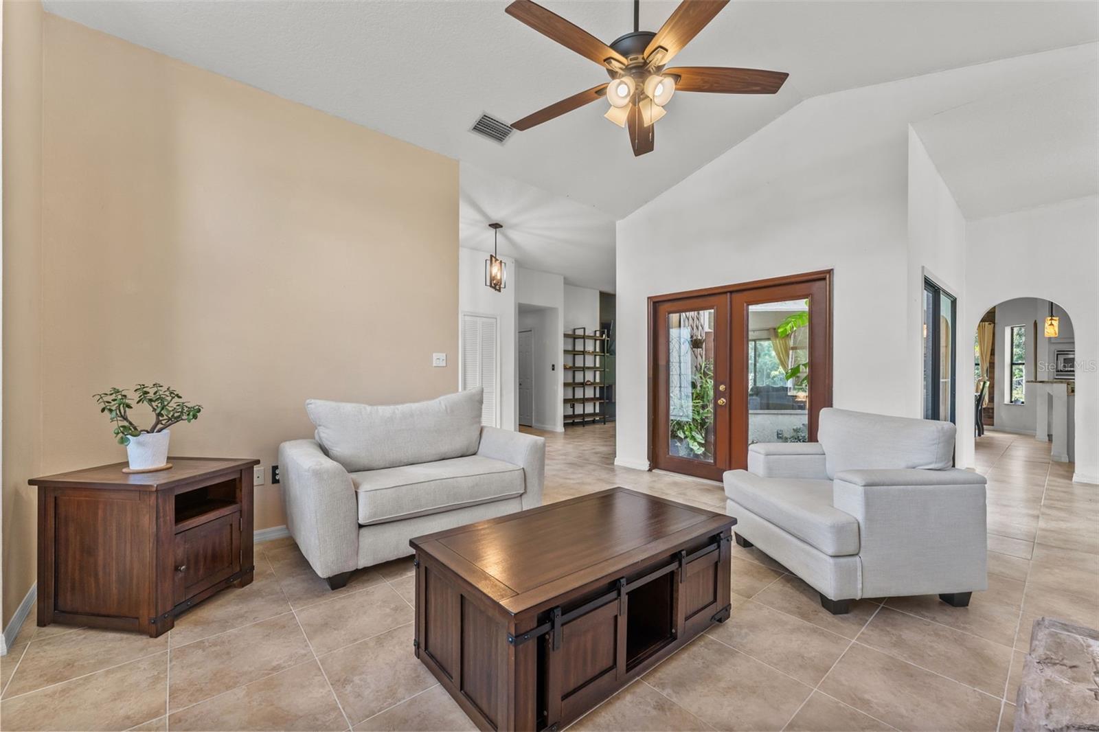 5560 Bob White, Mims, FL 32754