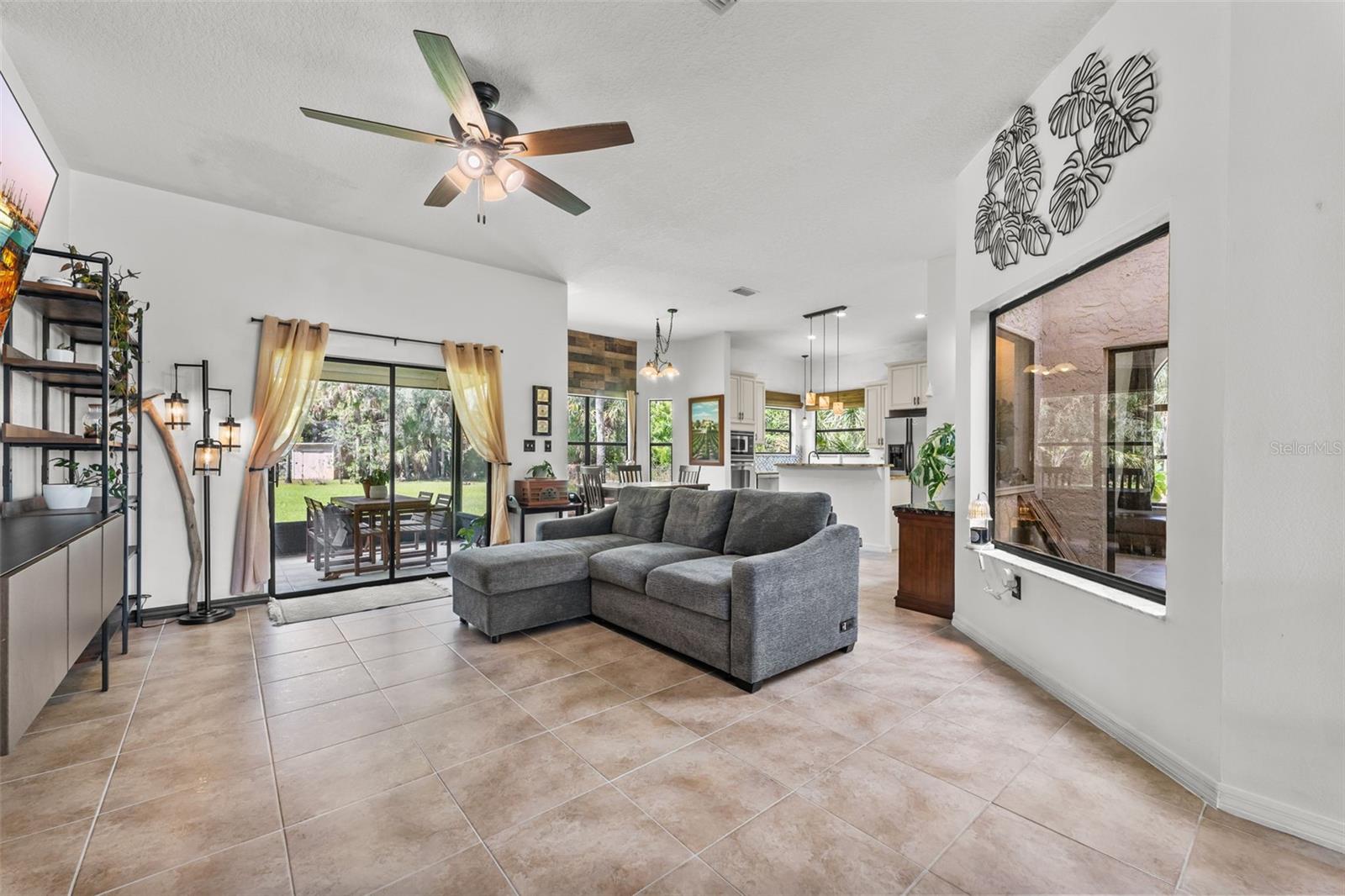 5560 Bob White, Mims, FL 32754