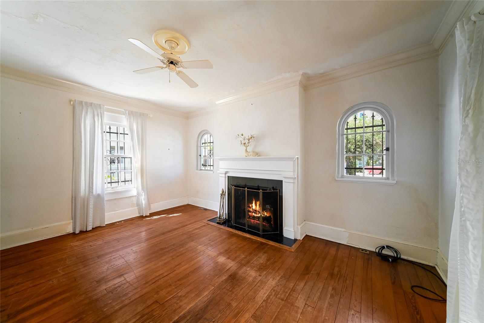 411 Burns Court, Sarasota, FL 34236