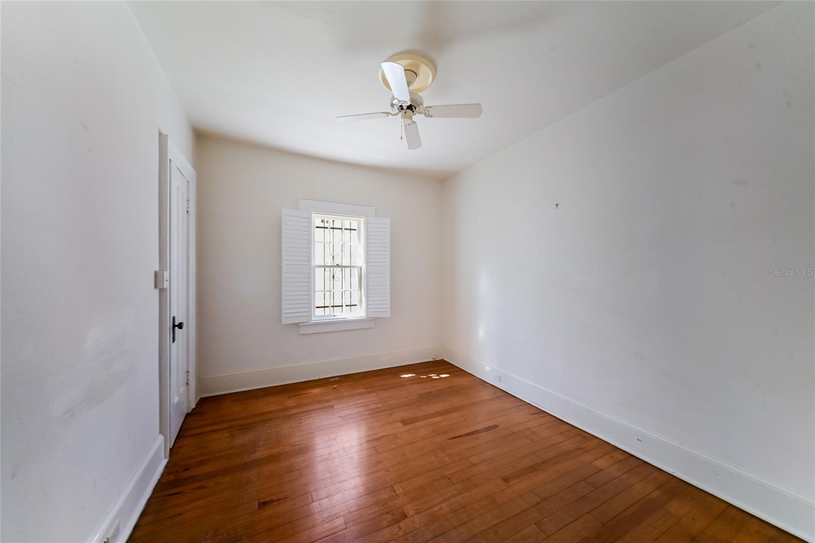 411 Burns Court, Sarasota, FL 34236