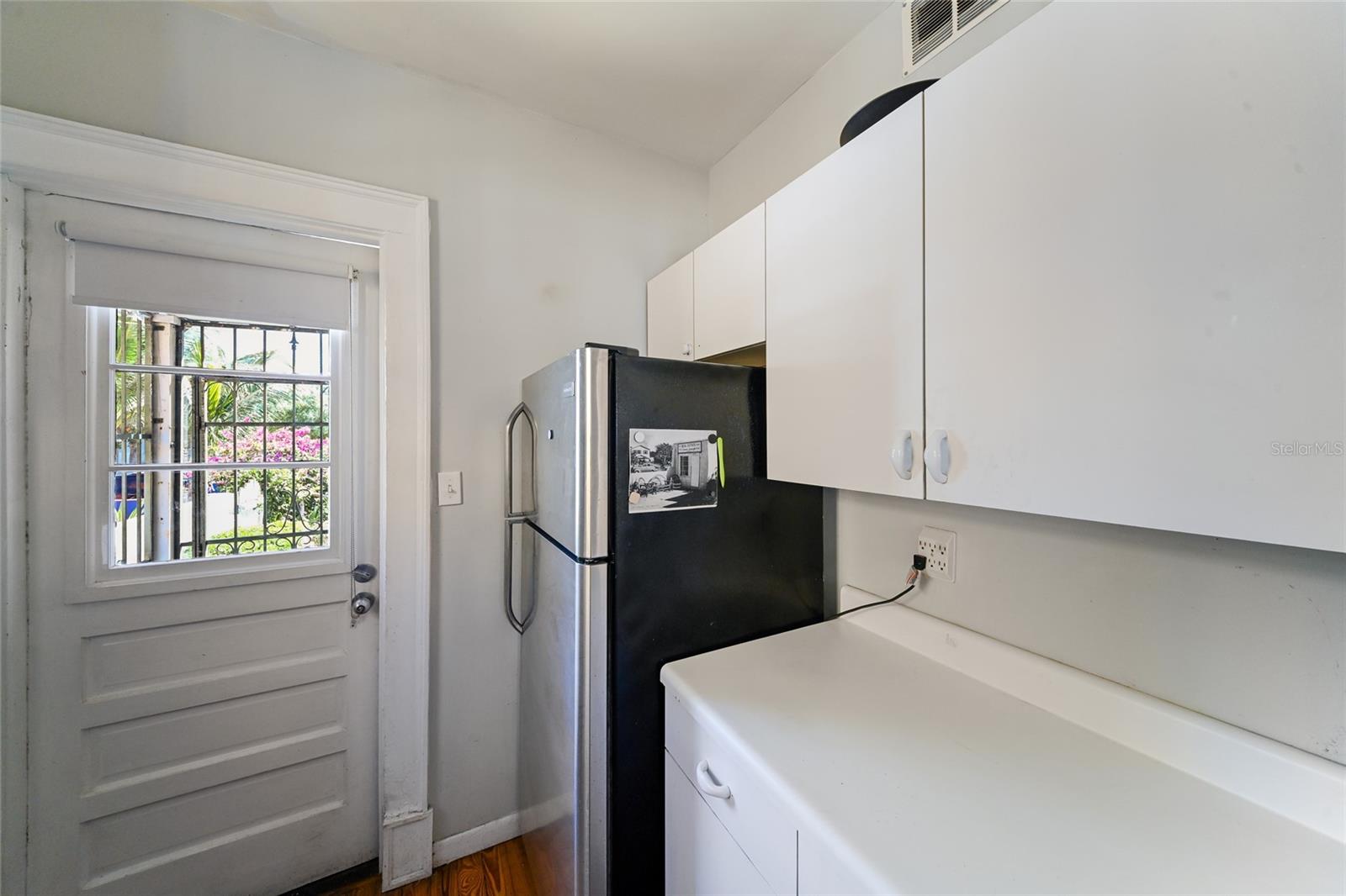 411 Burns Court, Sarasota, FL 34236