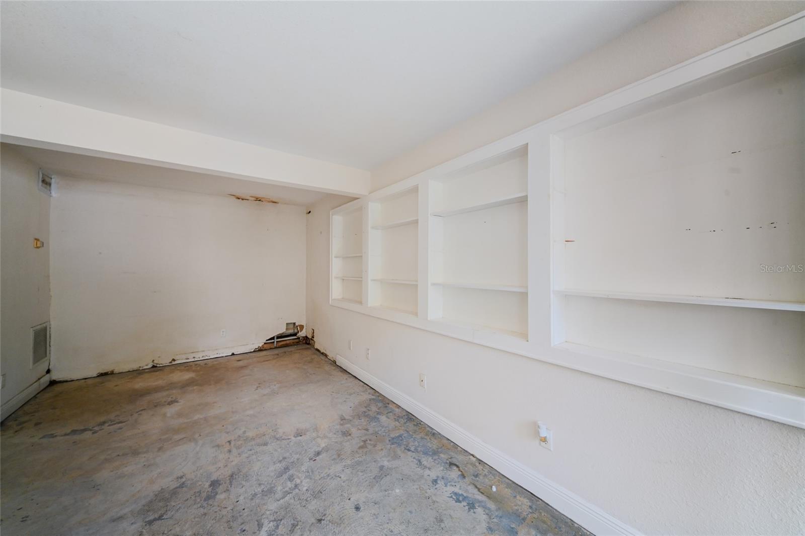 411 Burns Court, Sarasota, FL 34236
