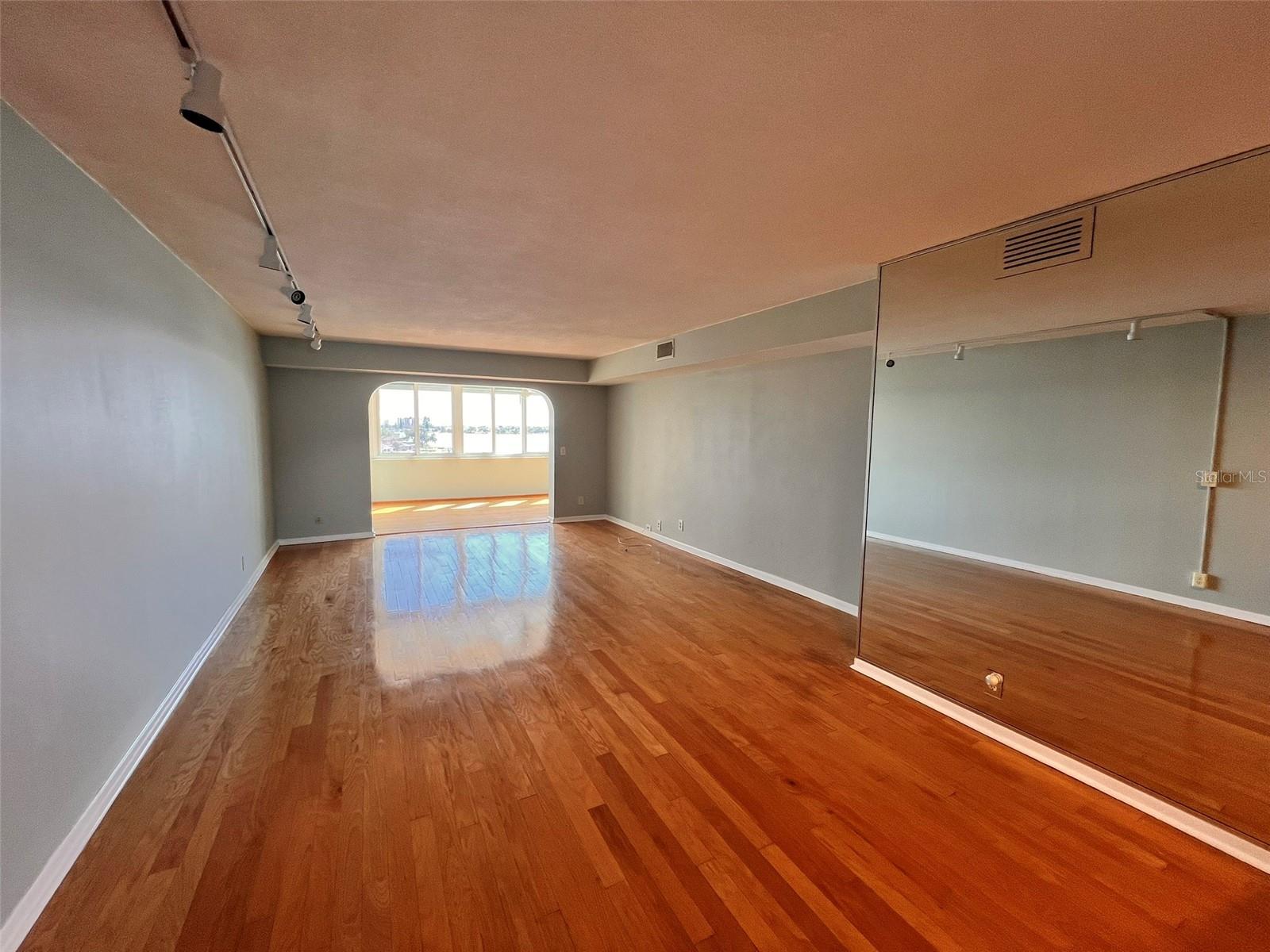 1868 Shore Unit 607, South Pasadena, FL 33707