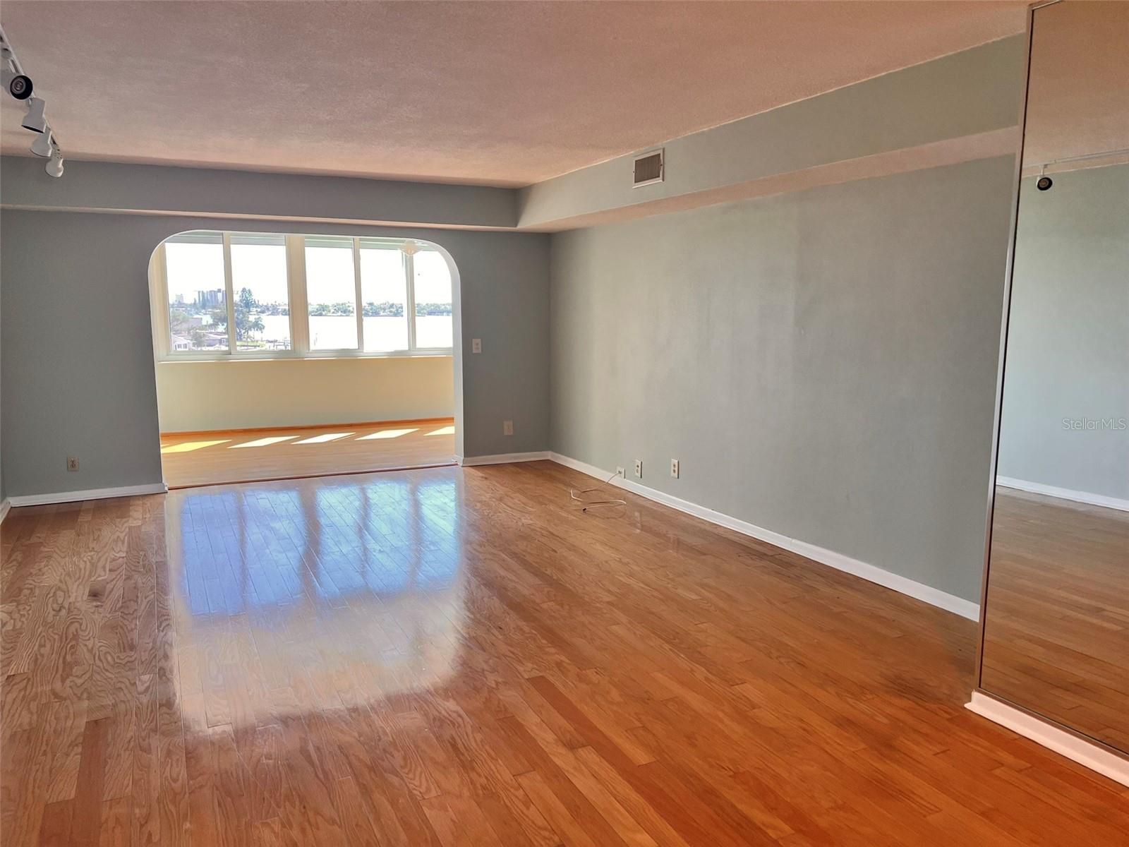 1868 Shore Unit 607, South Pasadena, FL 33707