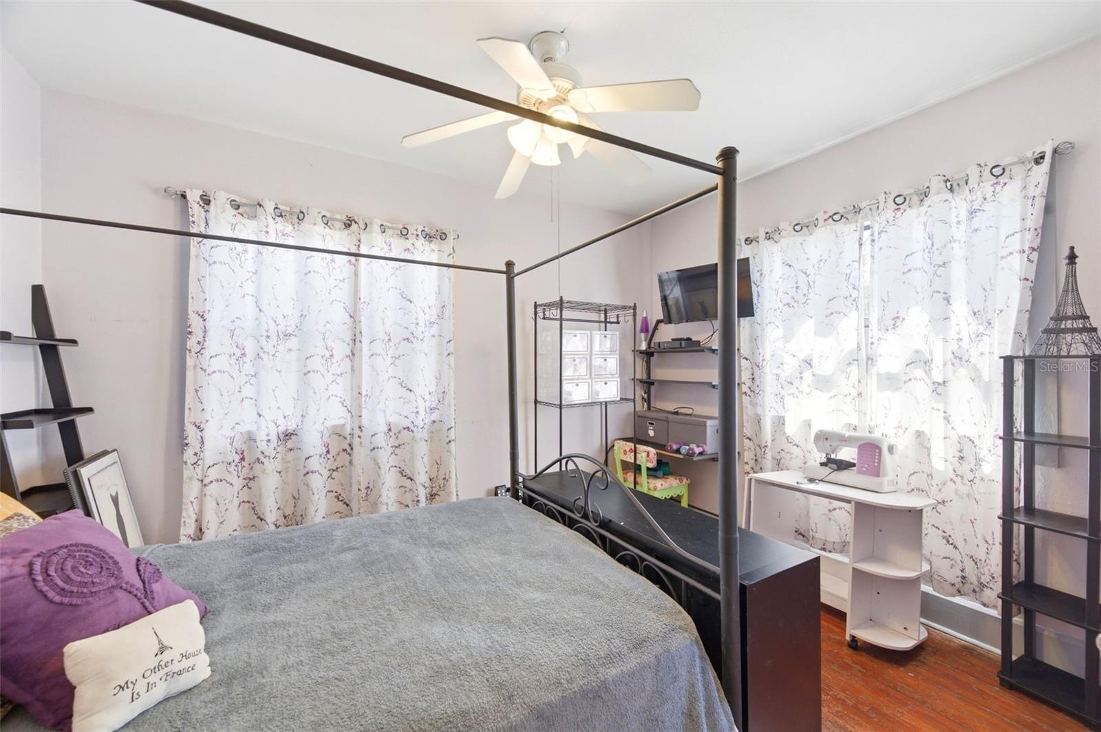 4263 5th, St Petersburg, FL 33713