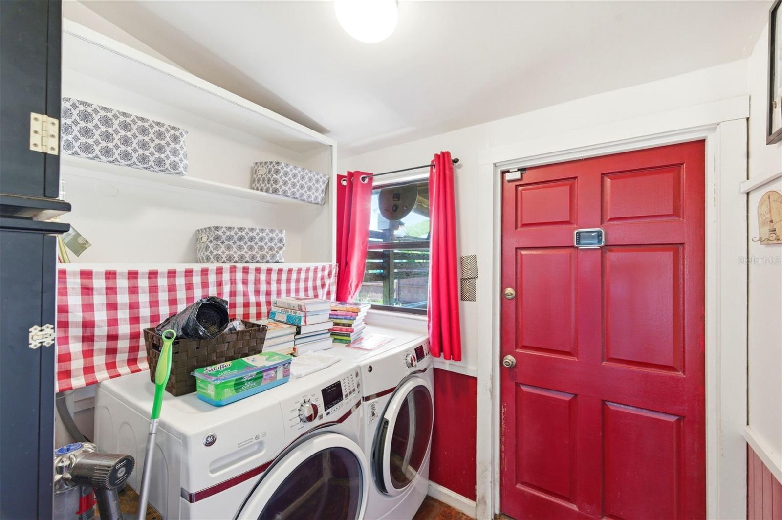 4263 5th, St Petersburg, FL 33713