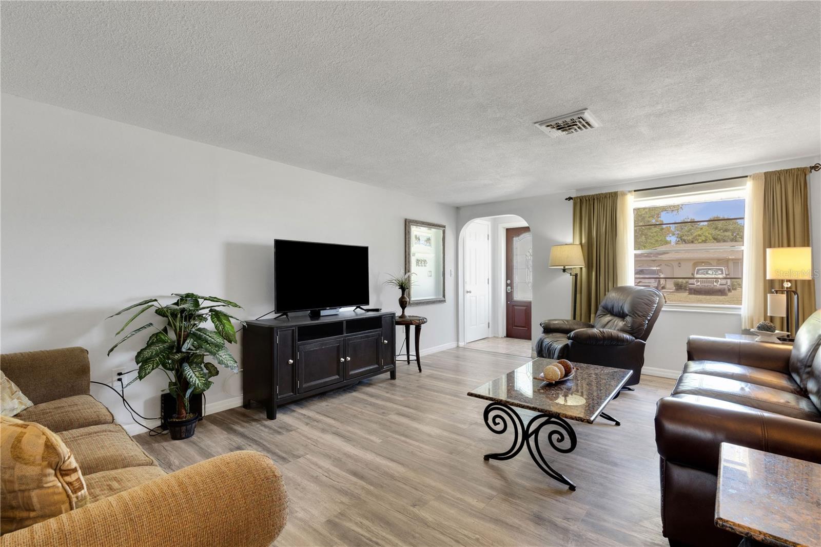 979 Kimball, Venice, FL 34293
