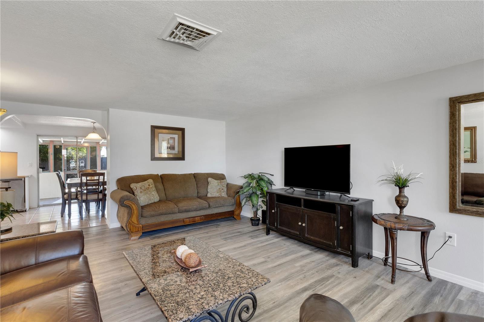 979 Kimball, Venice, FL 34293