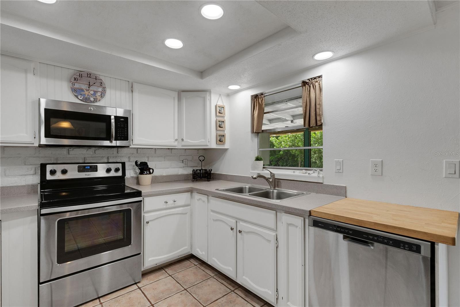 979 Kimball, Venice, FL 34293