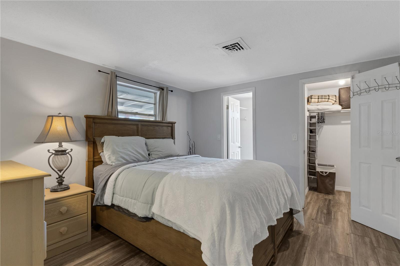 979 Kimball, Venice, FL 34293