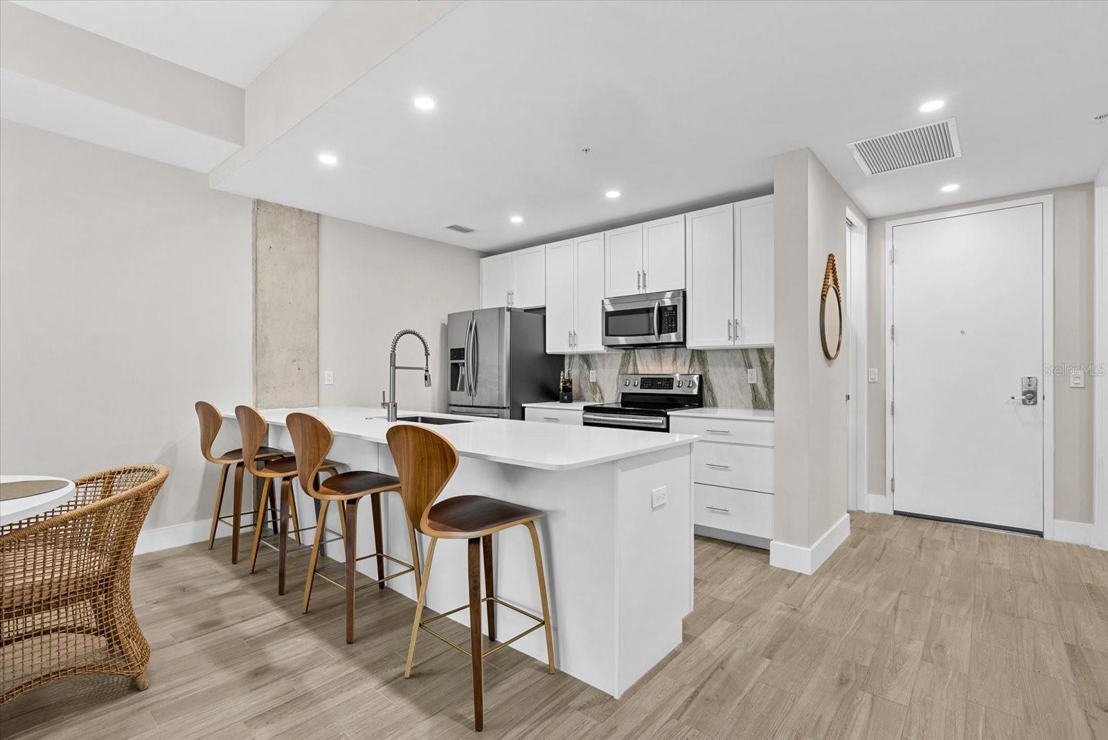 332 Cocoanut Unit 302, Sarasota, FL 34236