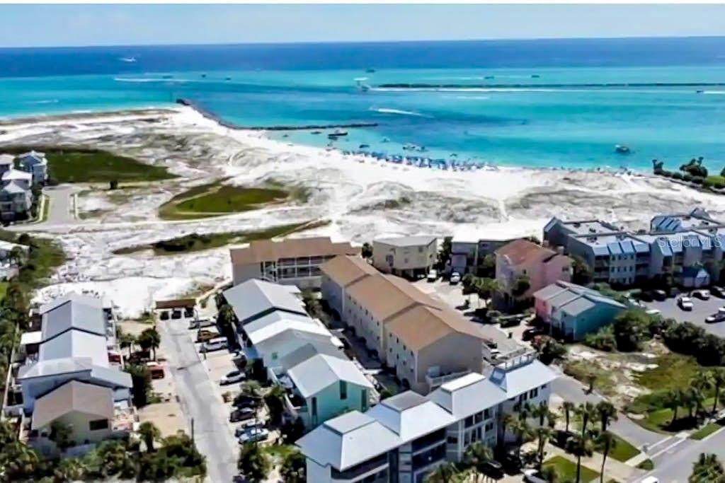111 Gulf Winds Unit 111, Destin, FL 32541
