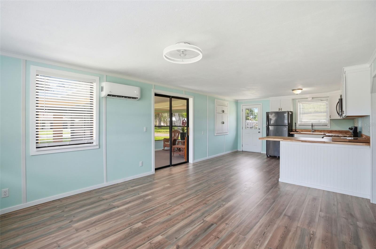 951 Cr 453, Lake Panasoffkee, FL 33538
