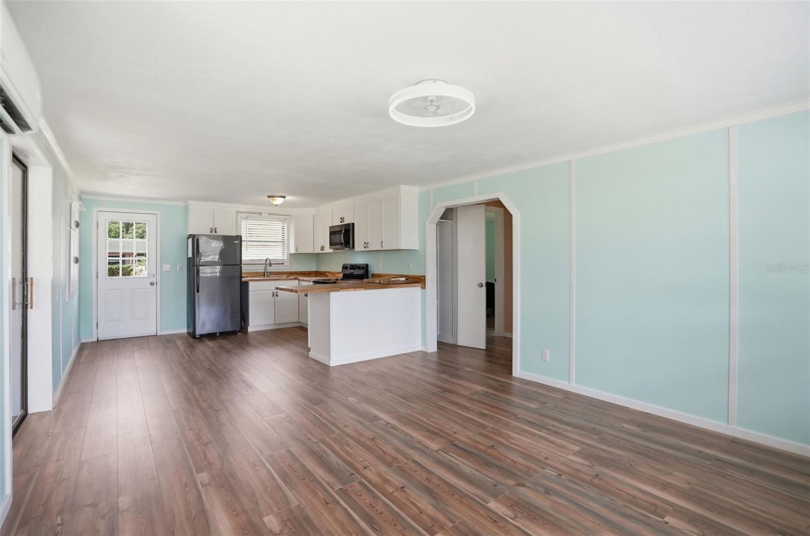 951 Cr 453, Lake Panasoffkee, FL 33538