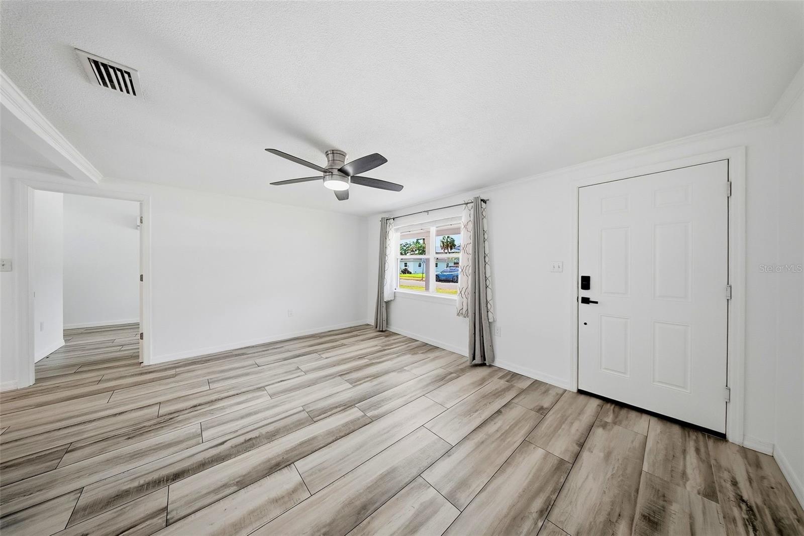 1565 Connecticut, St Petersburg, FL 33703