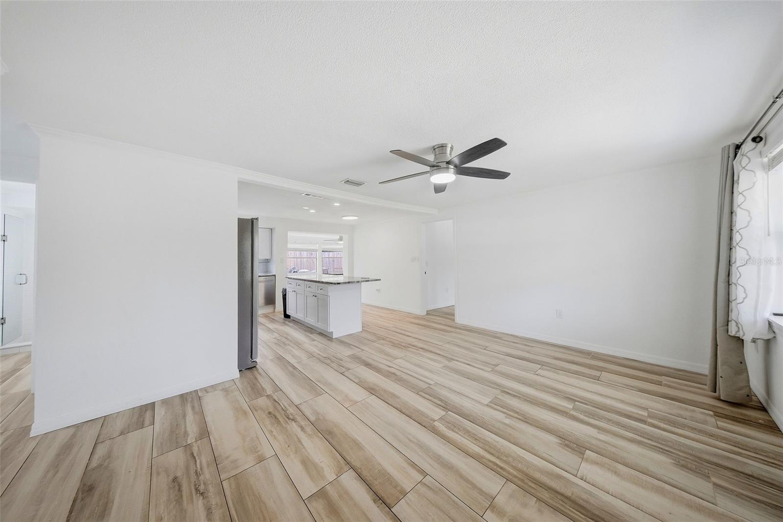 1565 Connecticut, St Petersburg, FL 33703