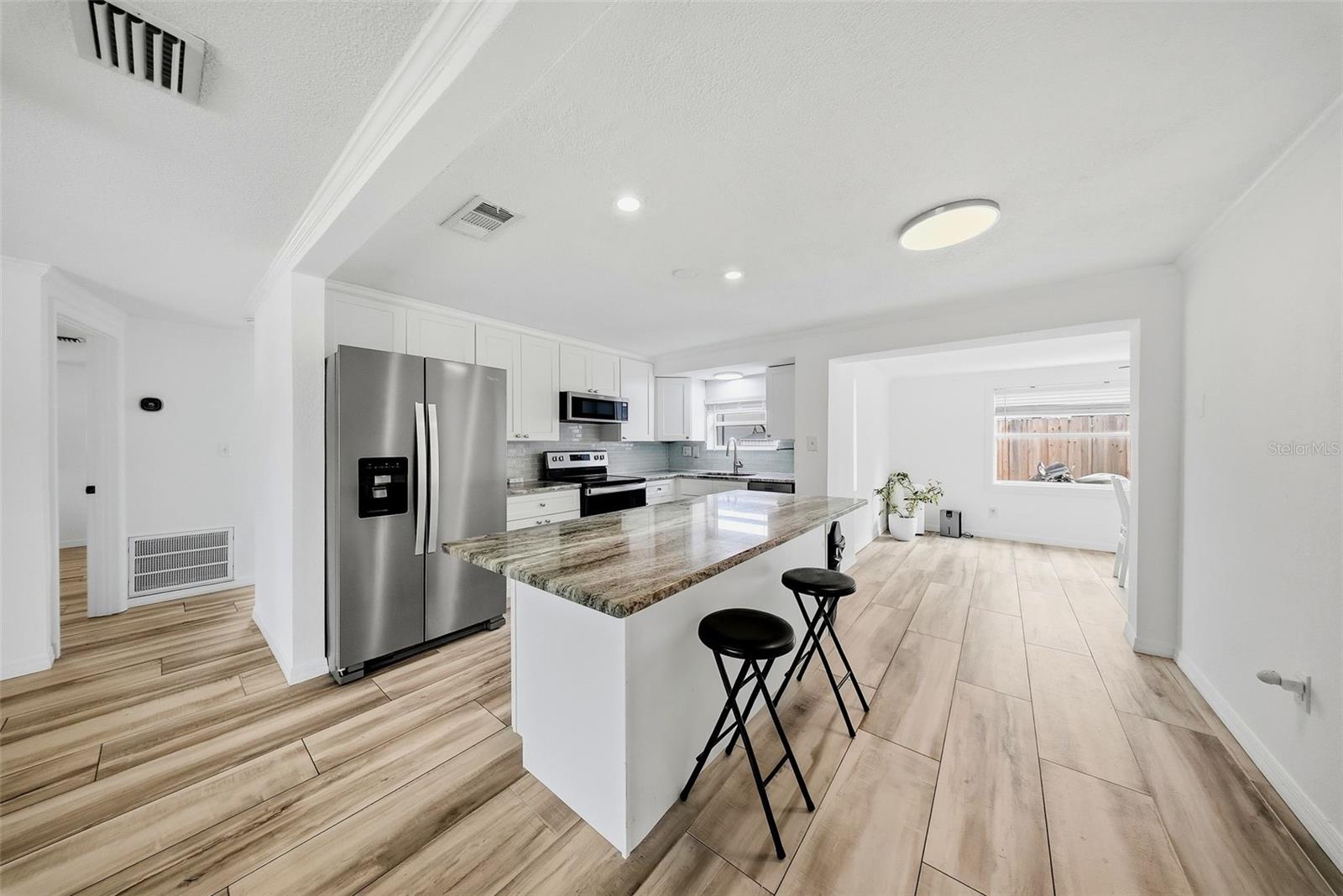 1565 Connecticut, St Petersburg, FL 33703