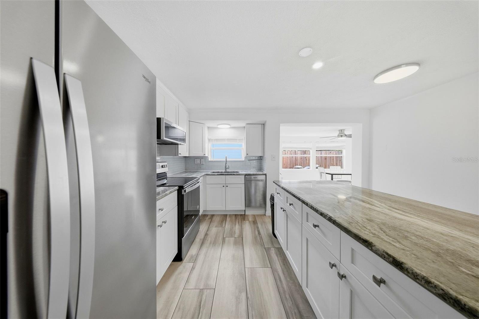 1565 Connecticut, St Petersburg, FL 33703