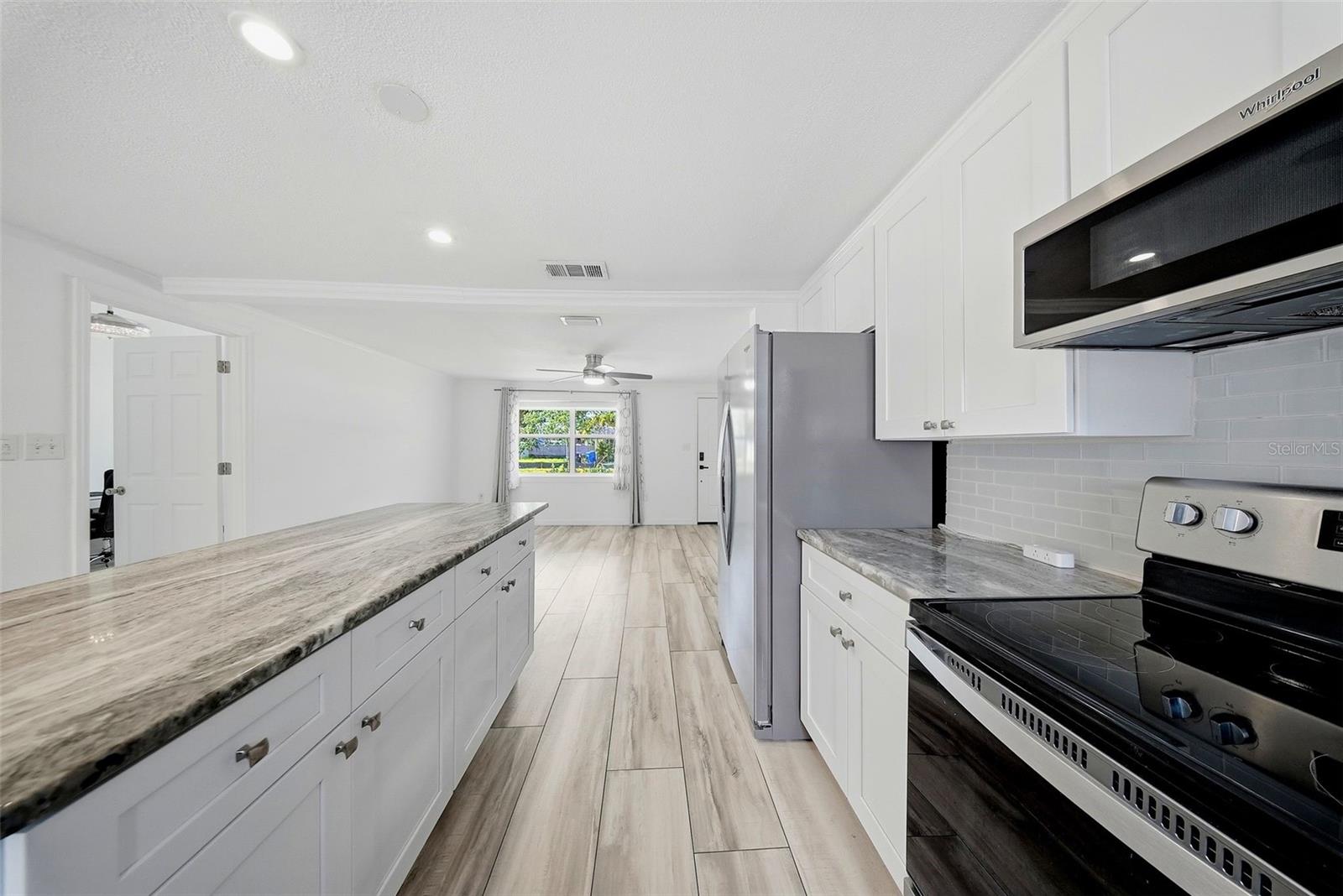 1565 Connecticut, St Petersburg, FL 33703