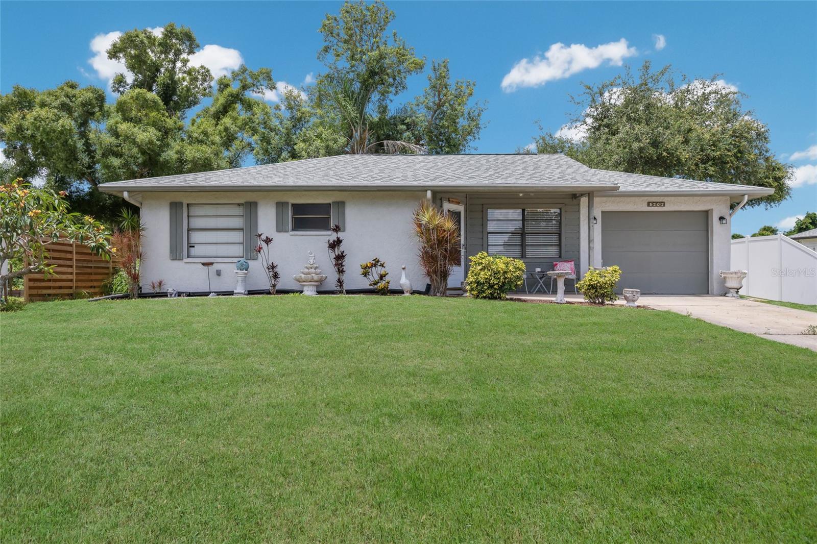 5202 Foxcroft, Sarasota, FL 34232