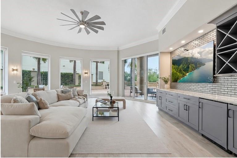 100 Beach Unit 301, St Petersburg, FL 33701