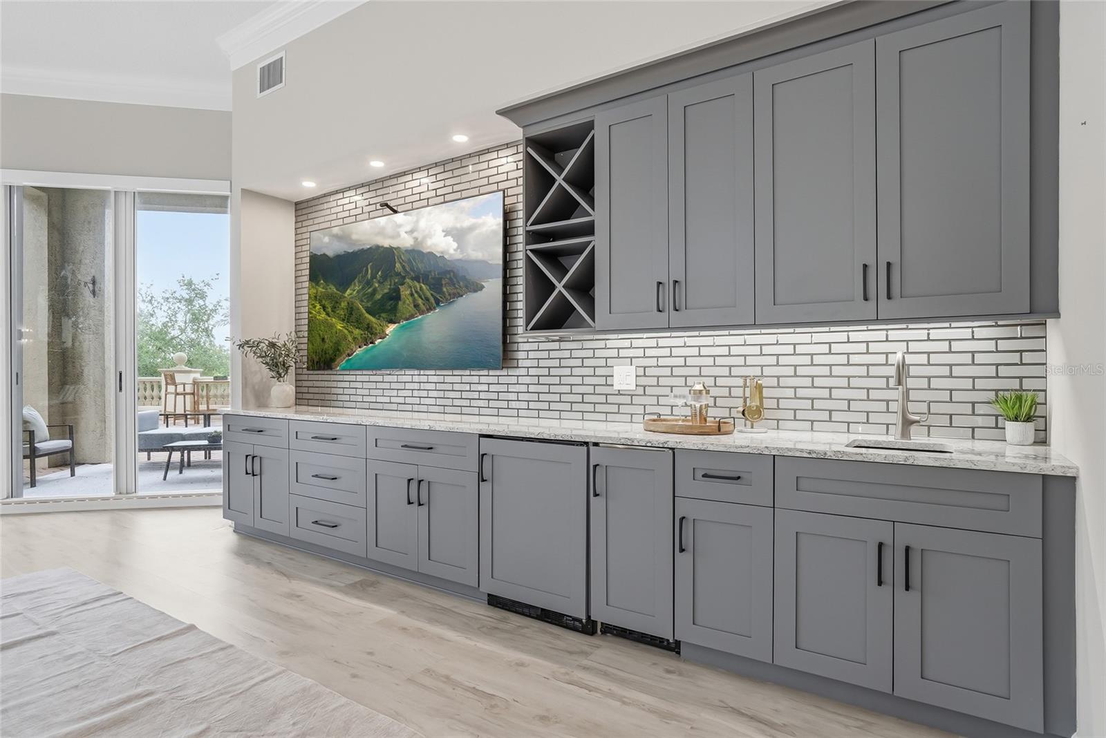 100 Beach Unit 301, St Petersburg, FL 33701