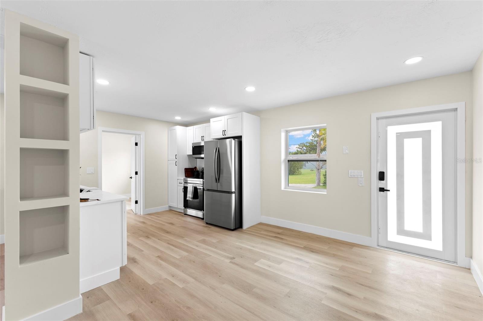 4430 Carson, St Petersburg, FL 33703