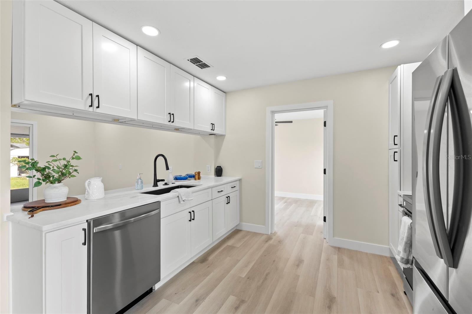 4430 Carson, St Petersburg, FL 33703