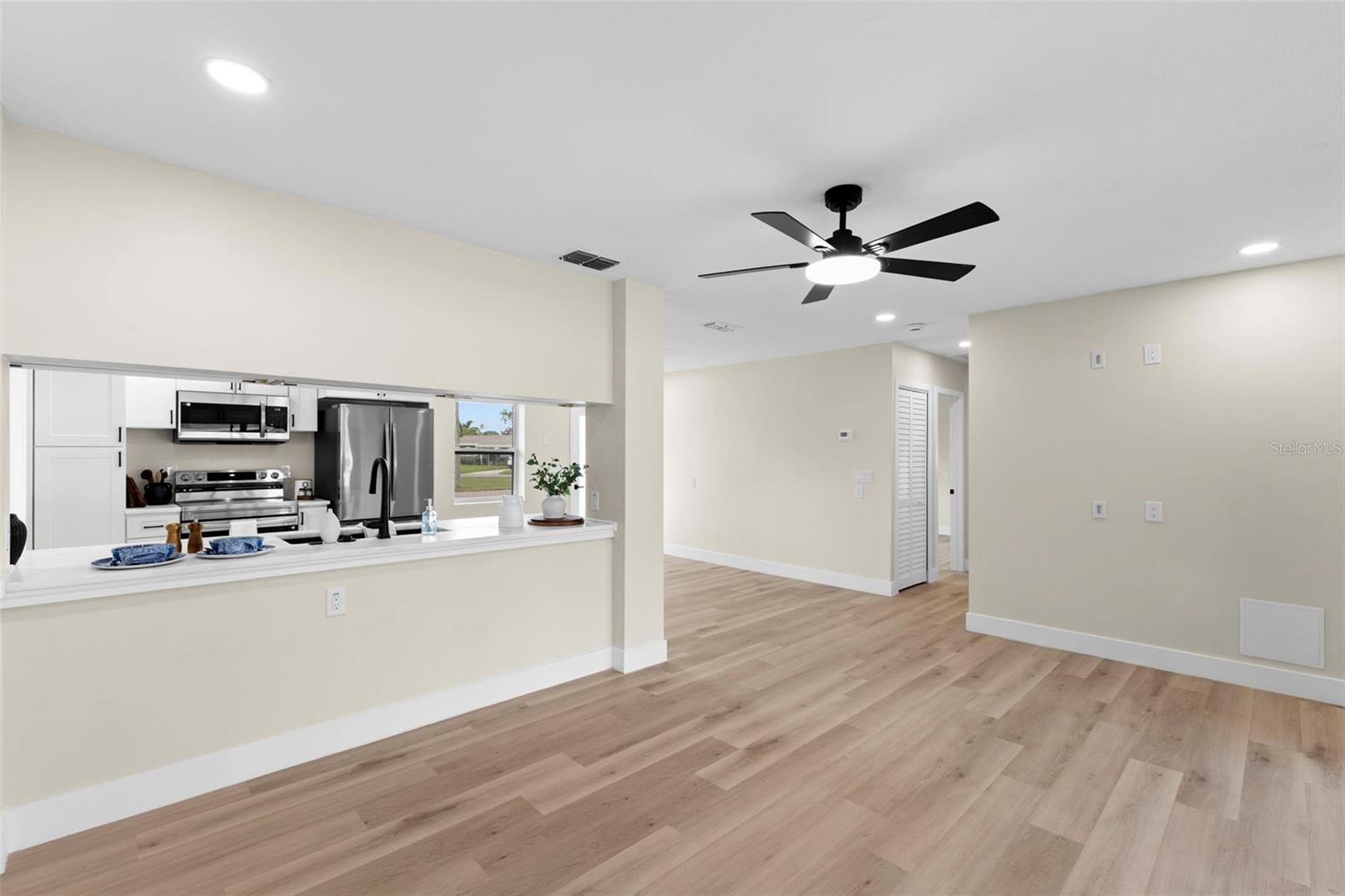 4430 Carson, St Petersburg, FL 33703