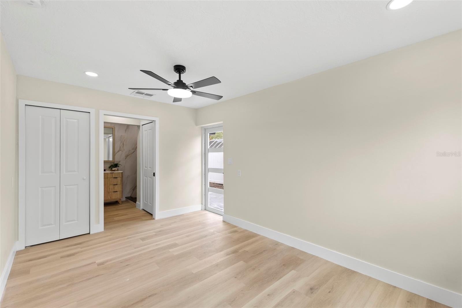 4430 Carson, St Petersburg, FL 33703