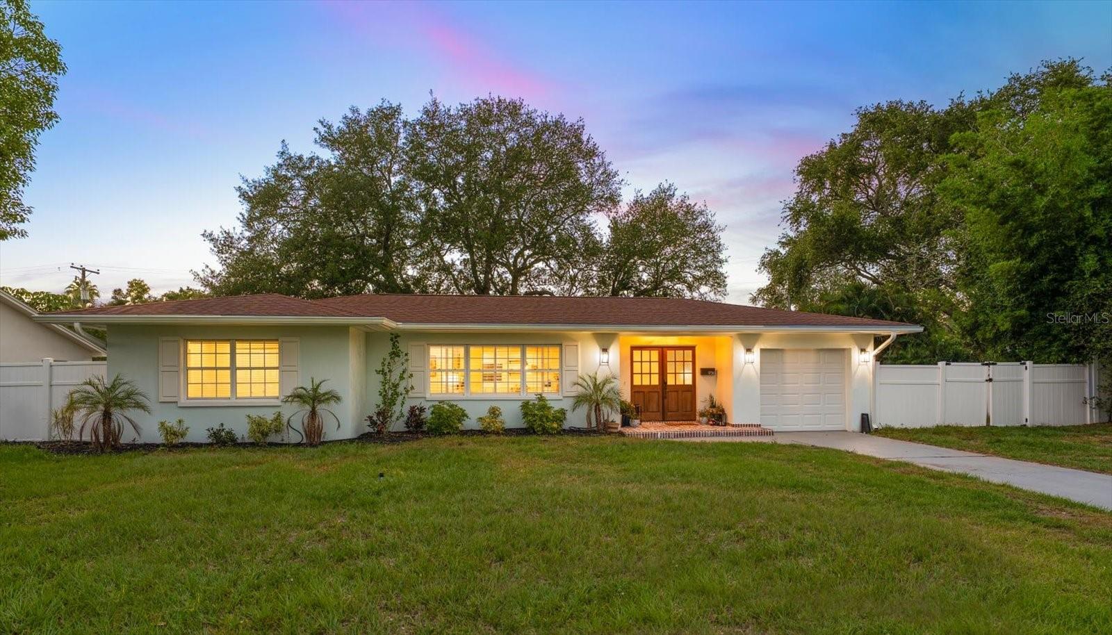1736 Golf View, Belleair, FL 33756
