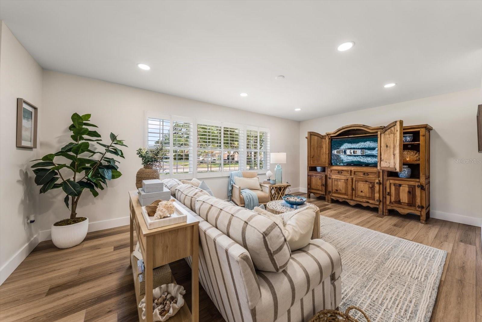1736 Golf View, Belleair, FL 33756