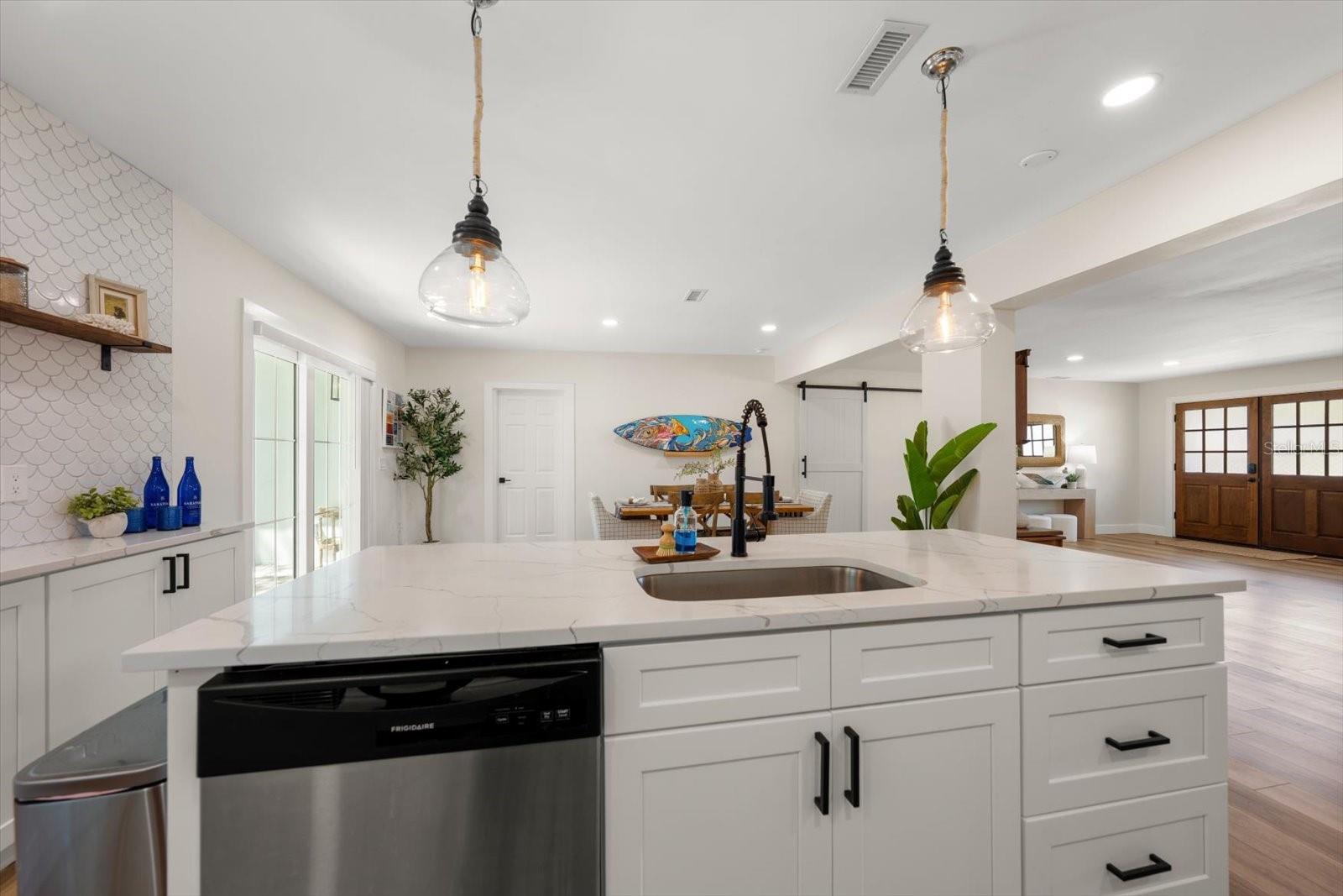1736 Golf View, Belleair, FL 33756