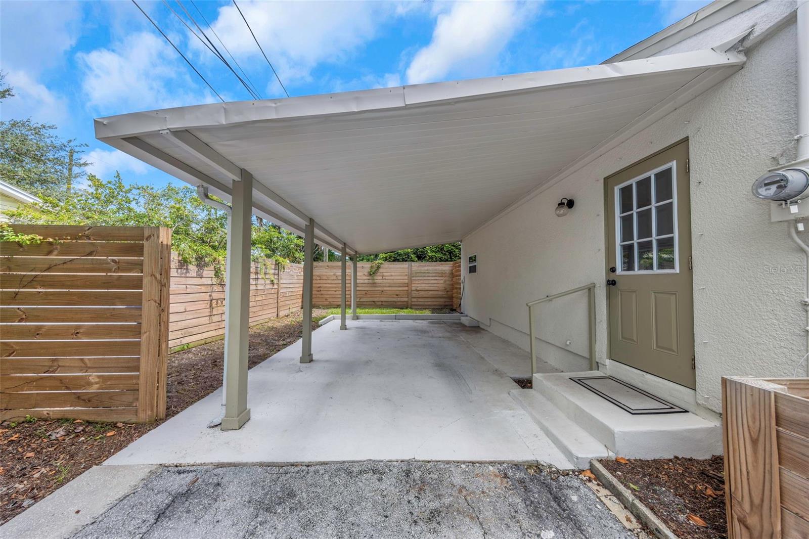 710 31st, St Petersburg, FL 33704