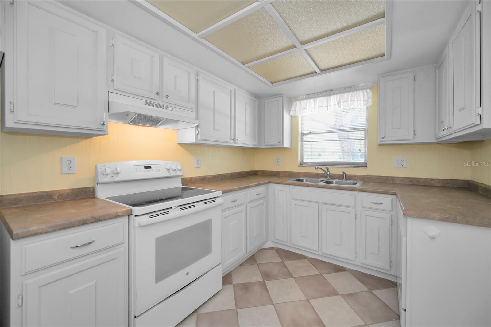 9700 Starkey Unit 228, Seminole, FL 33777