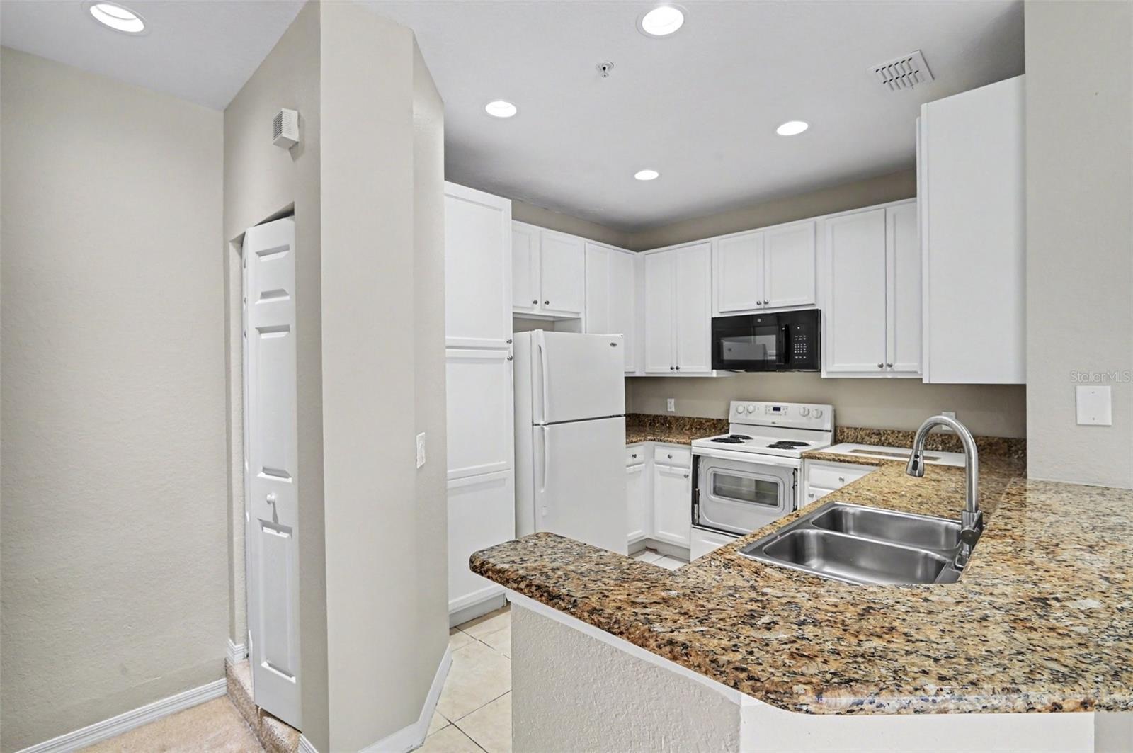2460 Grand Central Unit 9, Orlando, FL 32839