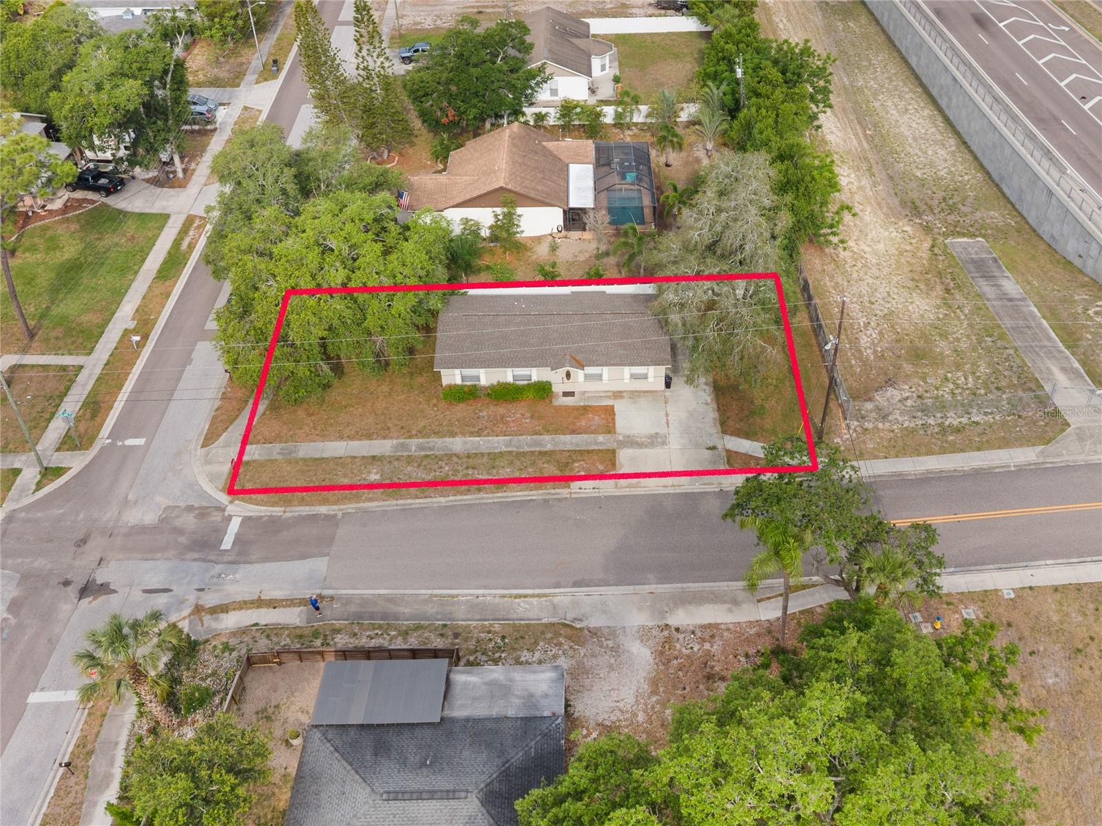1221 Court, Tarpon Springs, FL 34689