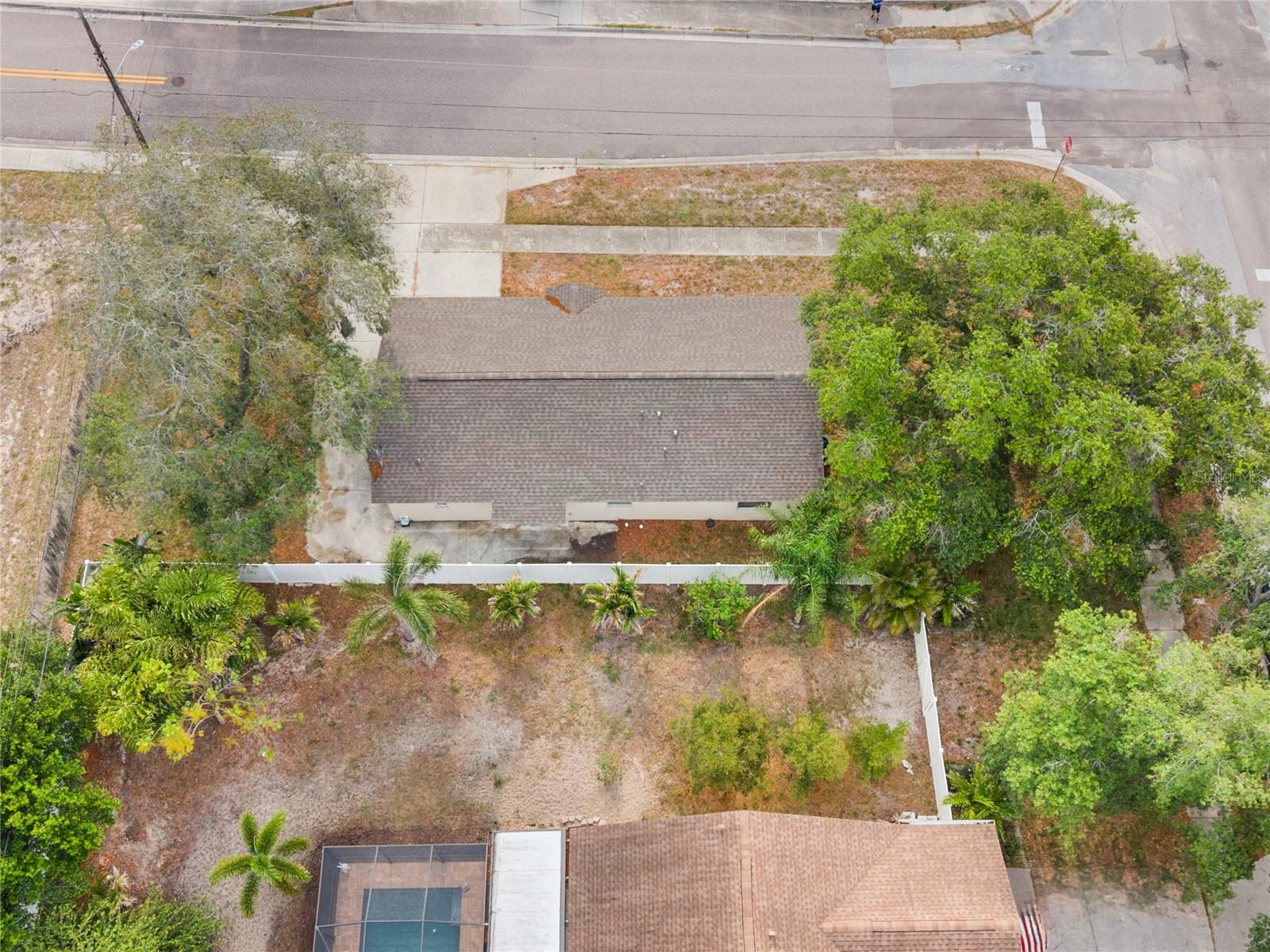 1221 Court, Tarpon Springs, FL 34689