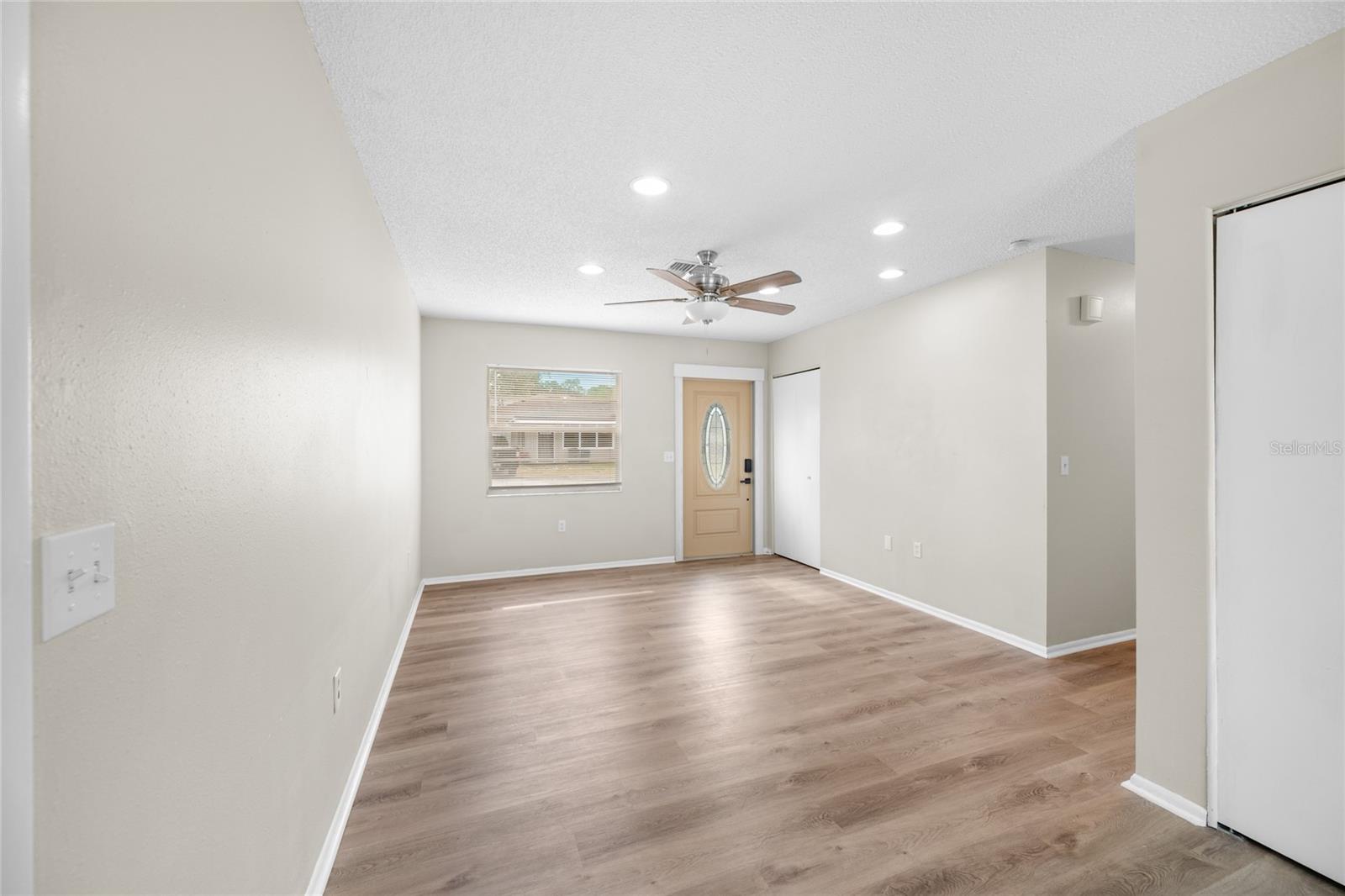 1221 Court, Tarpon Springs, FL 34689