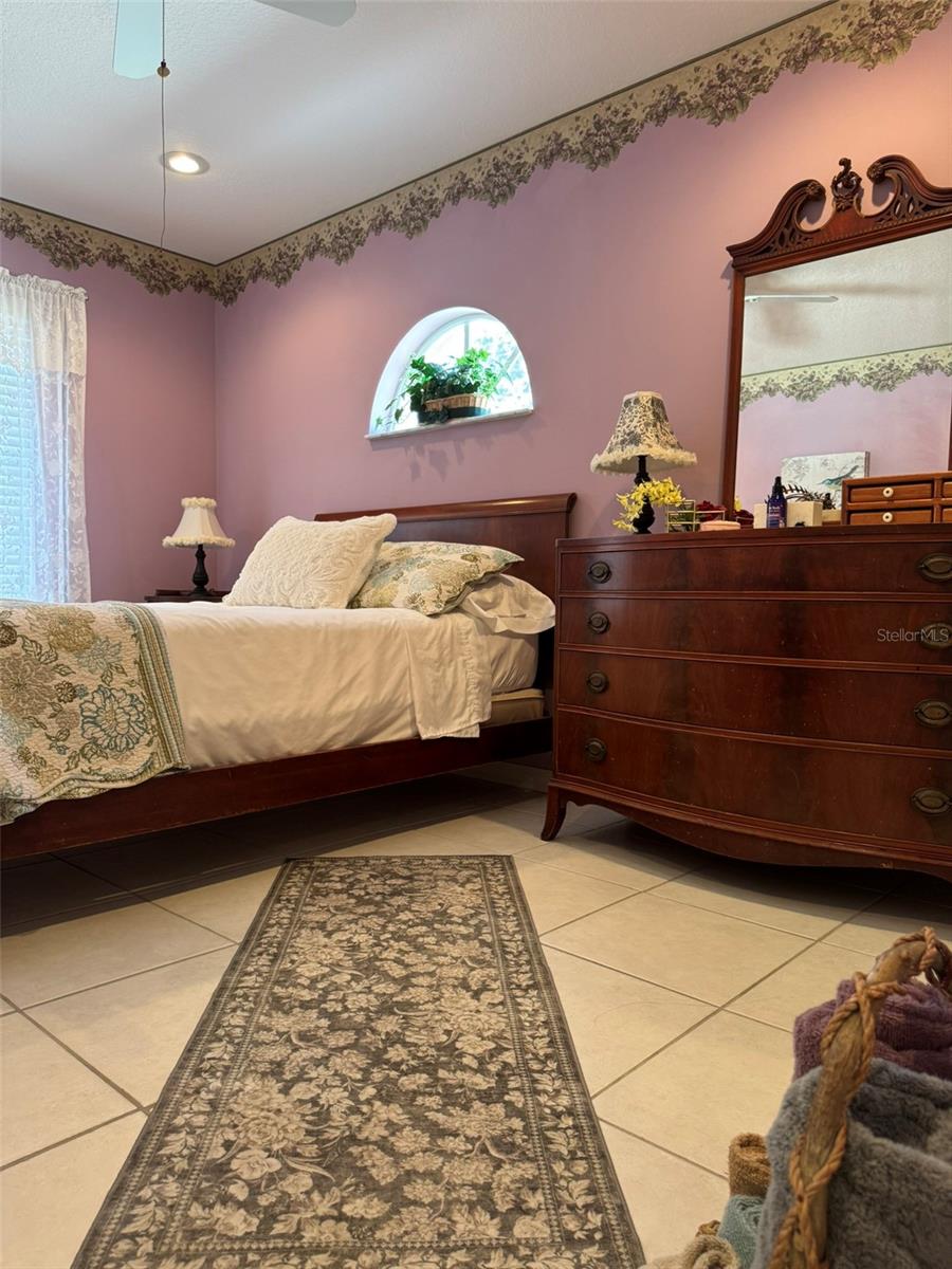 9814 Oslin, Tampa, FL 33615