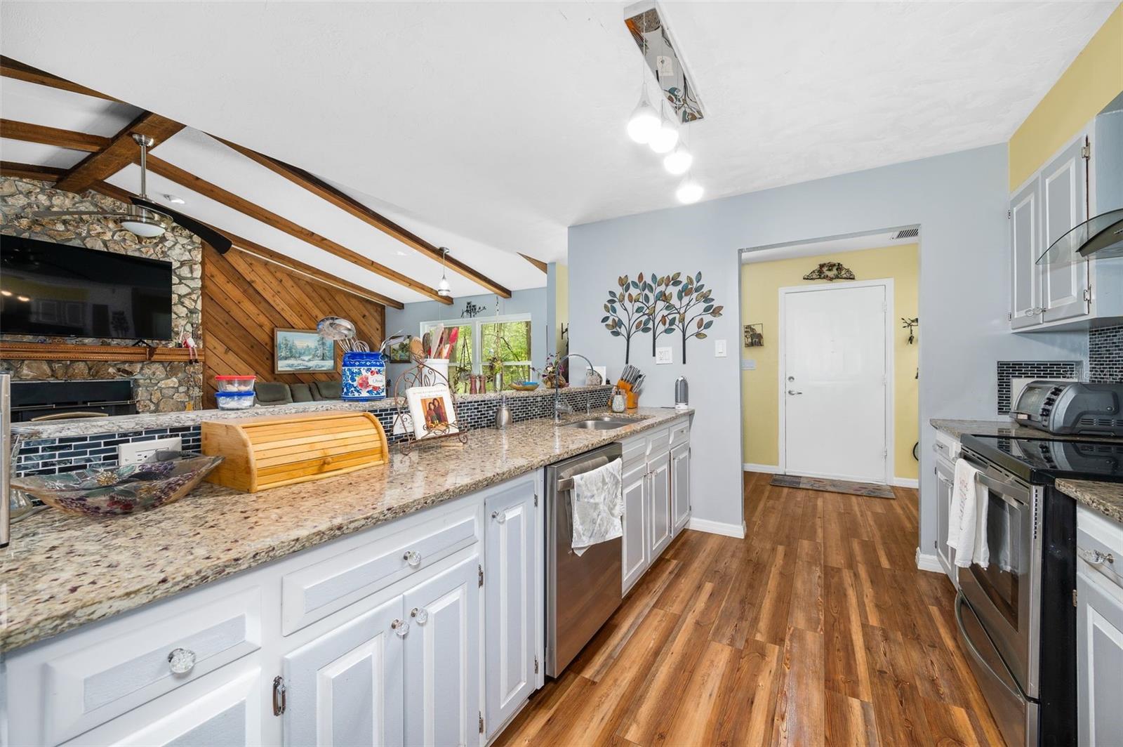 16422 10th, Gainesville, FL 32609