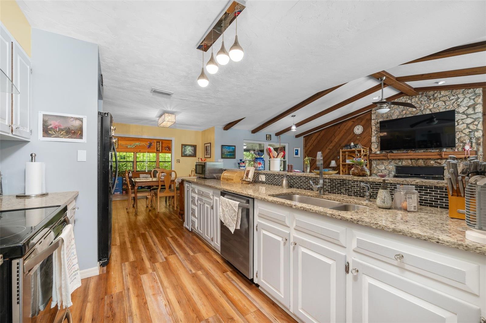 16422 10th, Gainesville, FL 32609