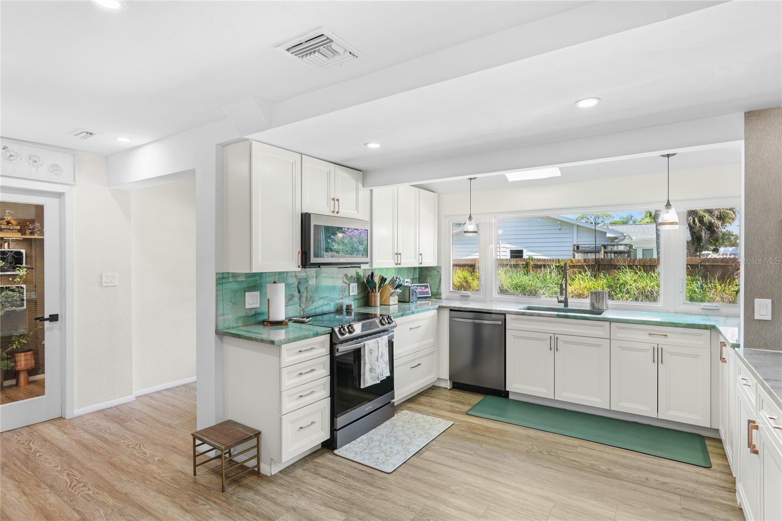 405 Bay Point, Nokomis, FL 34275