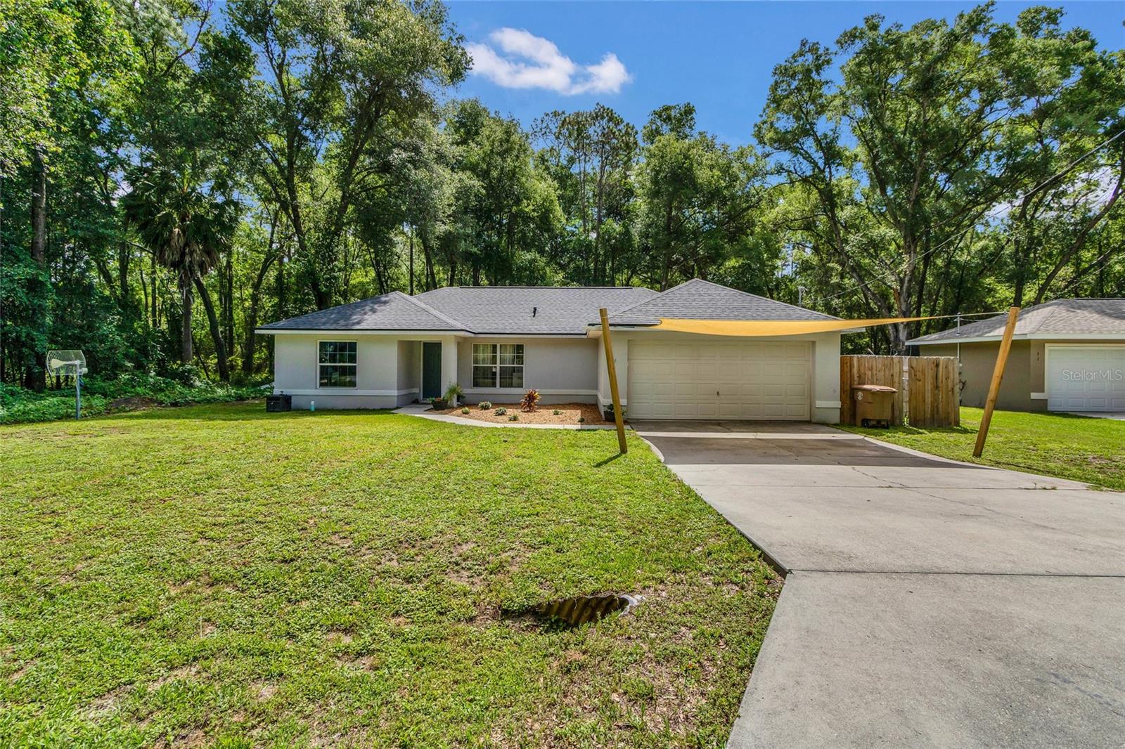 9 Sequoia Loop, Ocklawaha, FL 32179