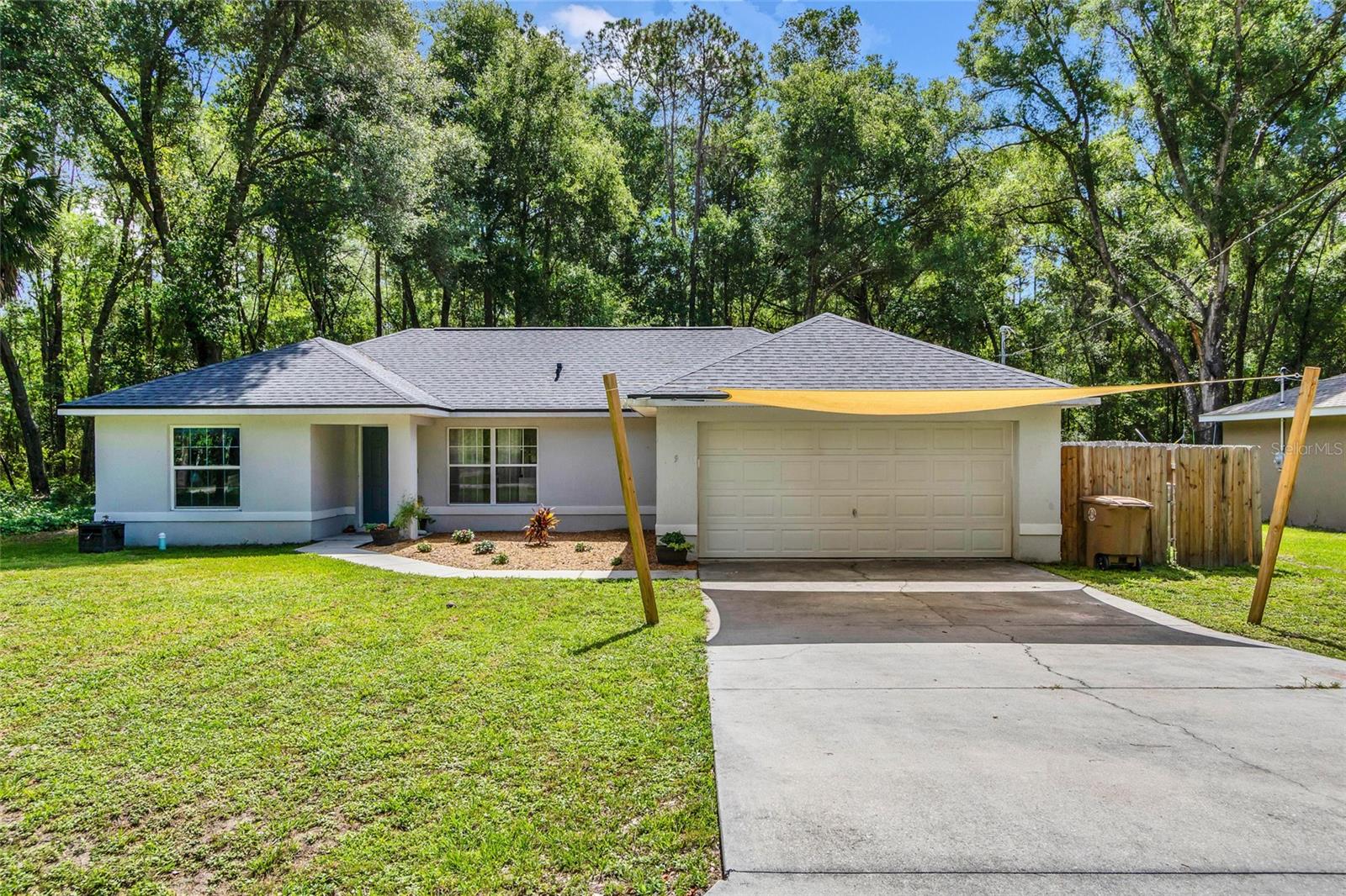 9 Sequoia Loop, Ocklawaha, FL 32179