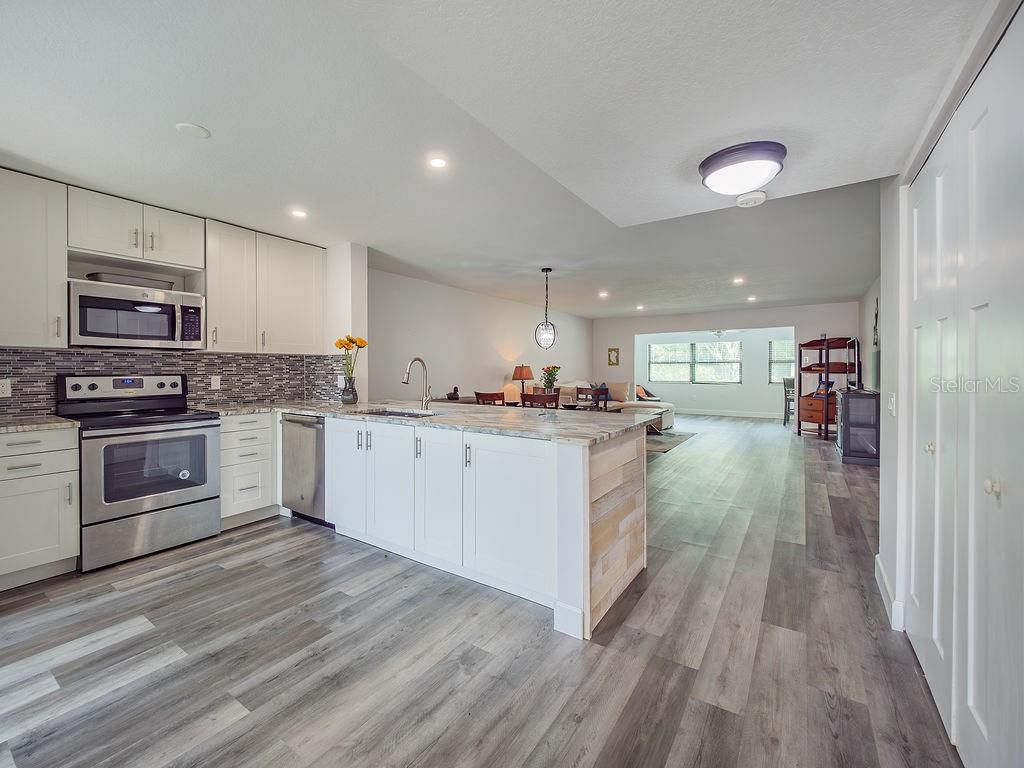193 Pineneedle, Bradenton, FL 34210