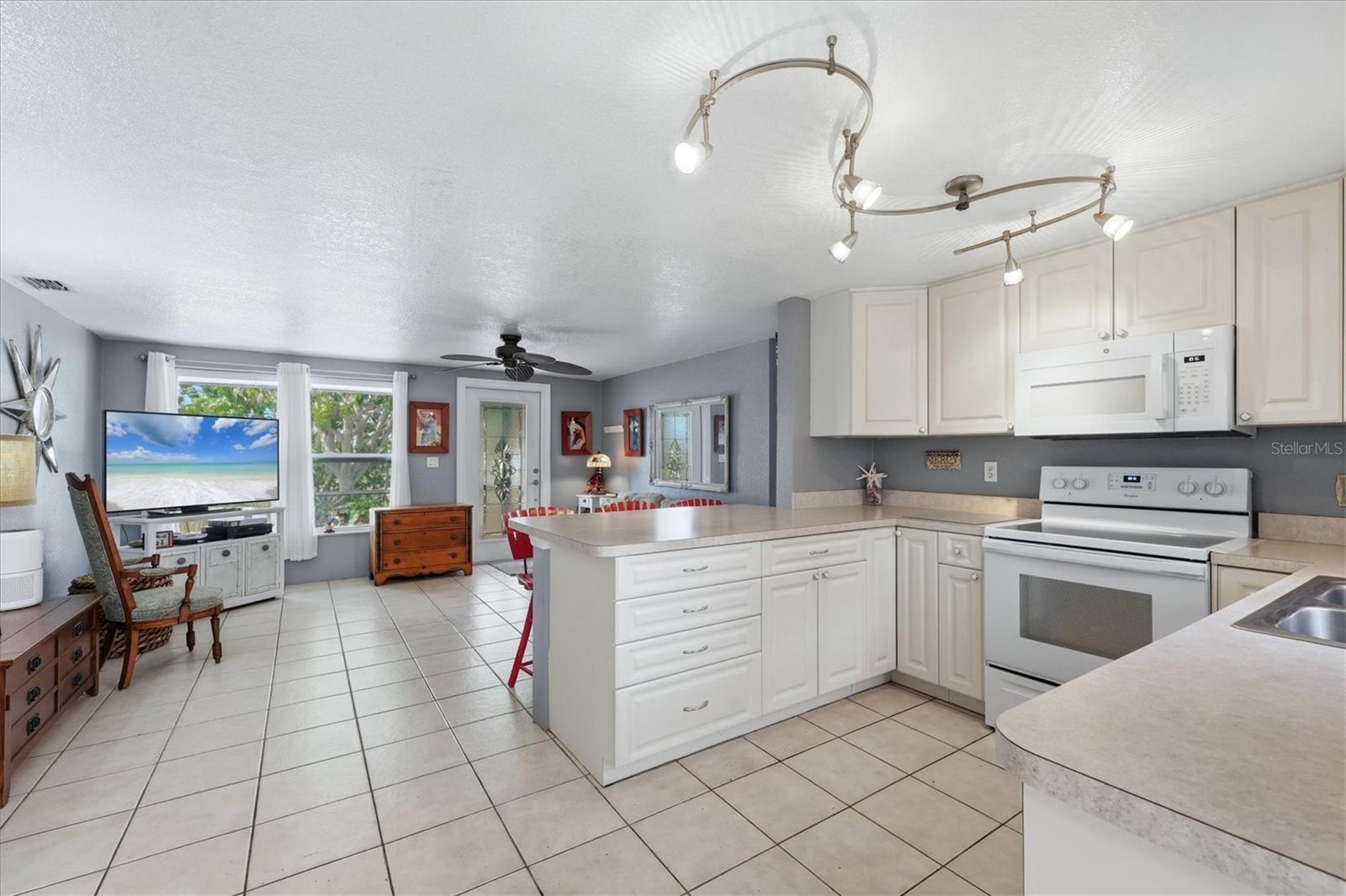 852 6th, Englewood, FL 34223