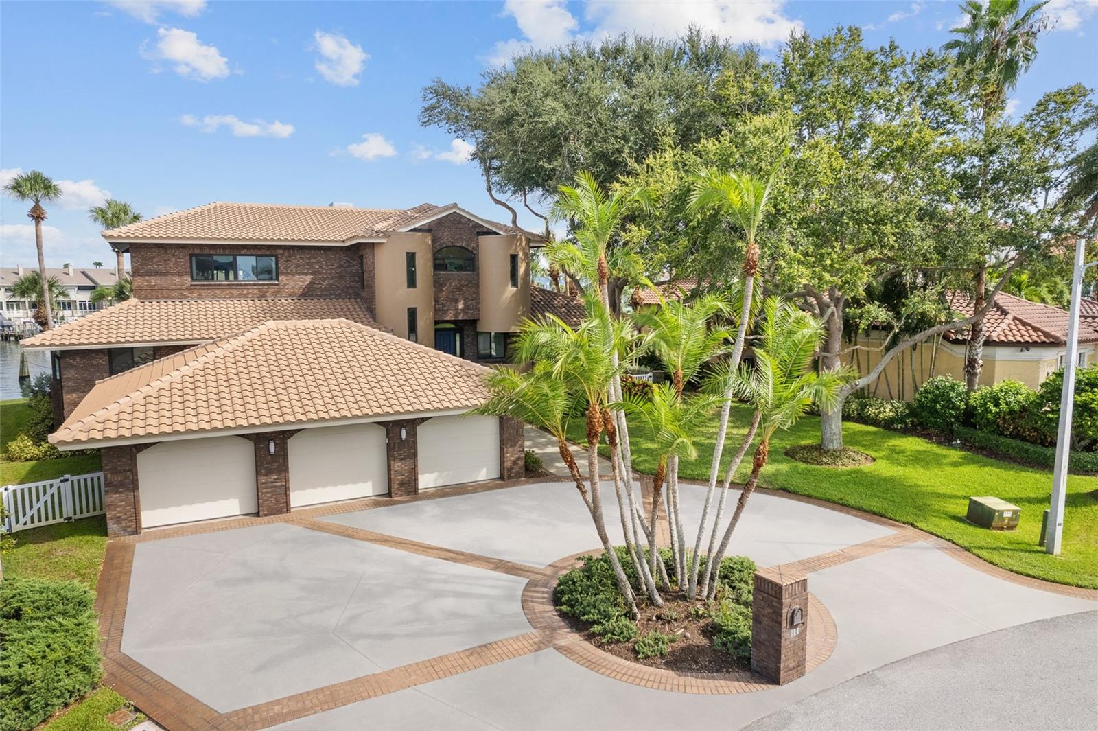 833 Ponce de Leon, Tierra Verde, FL 33715